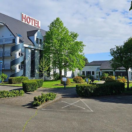 Hotel Restaurant La Tour Romaine - Haguenau - Strasbourg Nord Schweighouse-sur-Moder Eksteriør billede