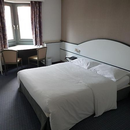 Hotel Restaurant La Tour Romaine - Haguenau - Strasbourg Nord Schweighouse-sur-Moder Eksteriør billede