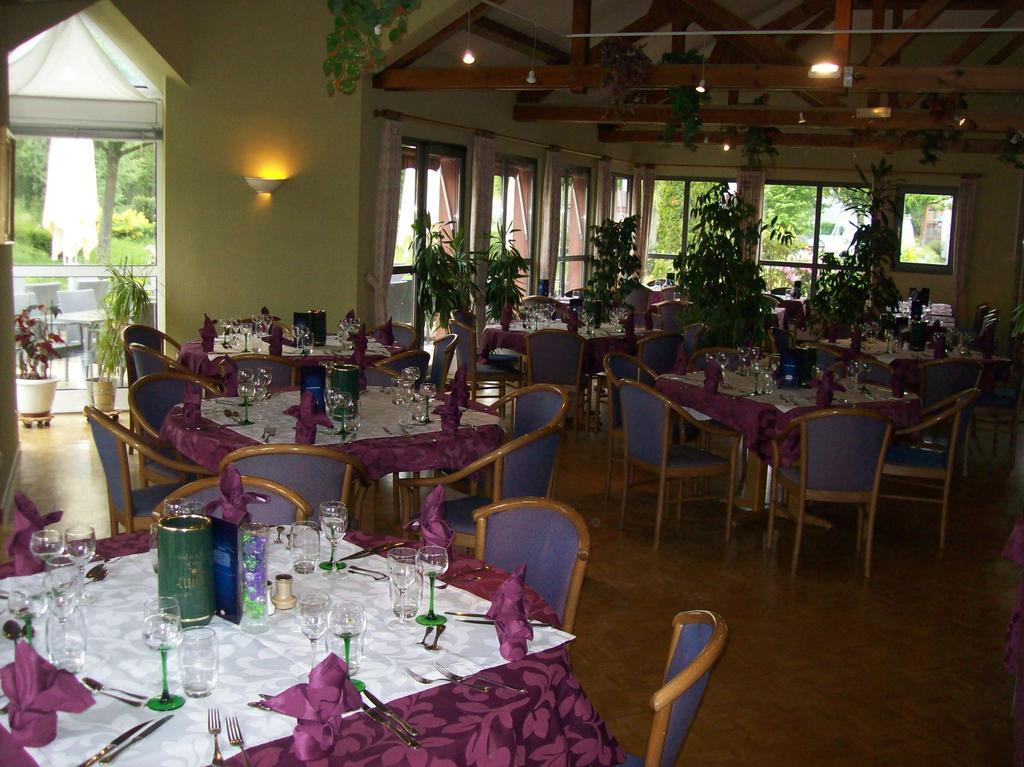Hotel Restaurant La Tour Romaine - Haguenau - Strasbourg Nord Schweighouse-sur-Moder Eksteriør billede