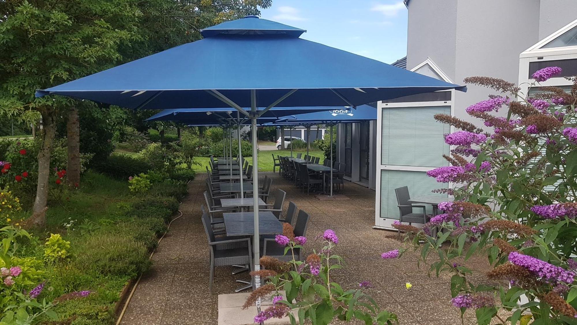 Hotel Restaurant La Tour Romaine - Haguenau - Strasbourg Nord Schweighouse-sur-Moder Eksteriør billede