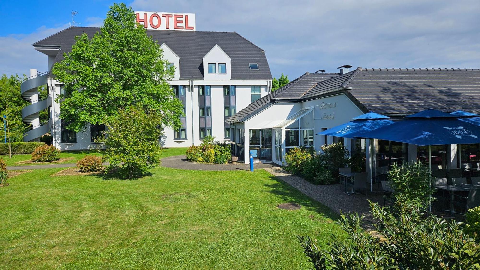 Hotel Restaurant La Tour Romaine - Haguenau - Strasbourg Nord Schweighouse-sur-Moder Eksteriør billede