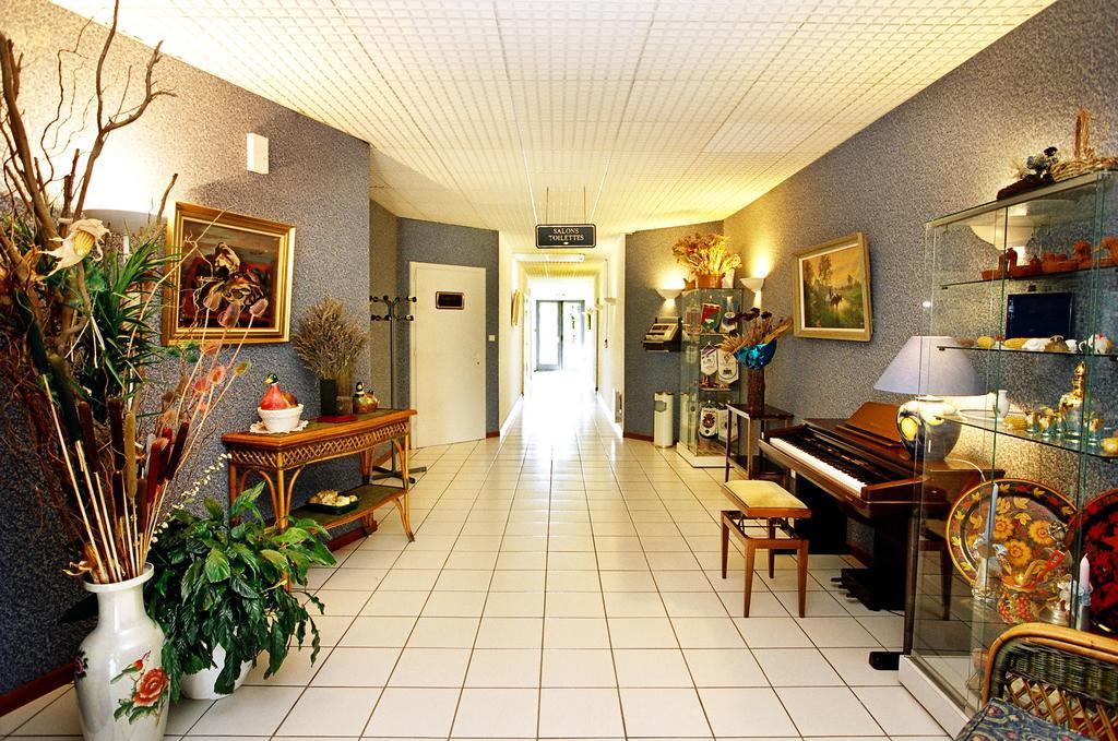 Hotel Restaurant La Tour Romaine - Haguenau - Strasbourg Nord Schweighouse-sur-Moder Eksteriør billede