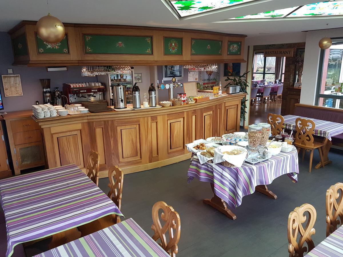 Hotel Restaurant La Tour Romaine - Haguenau - Strasbourg Nord Schweighouse-sur-Moder Eksteriør billede