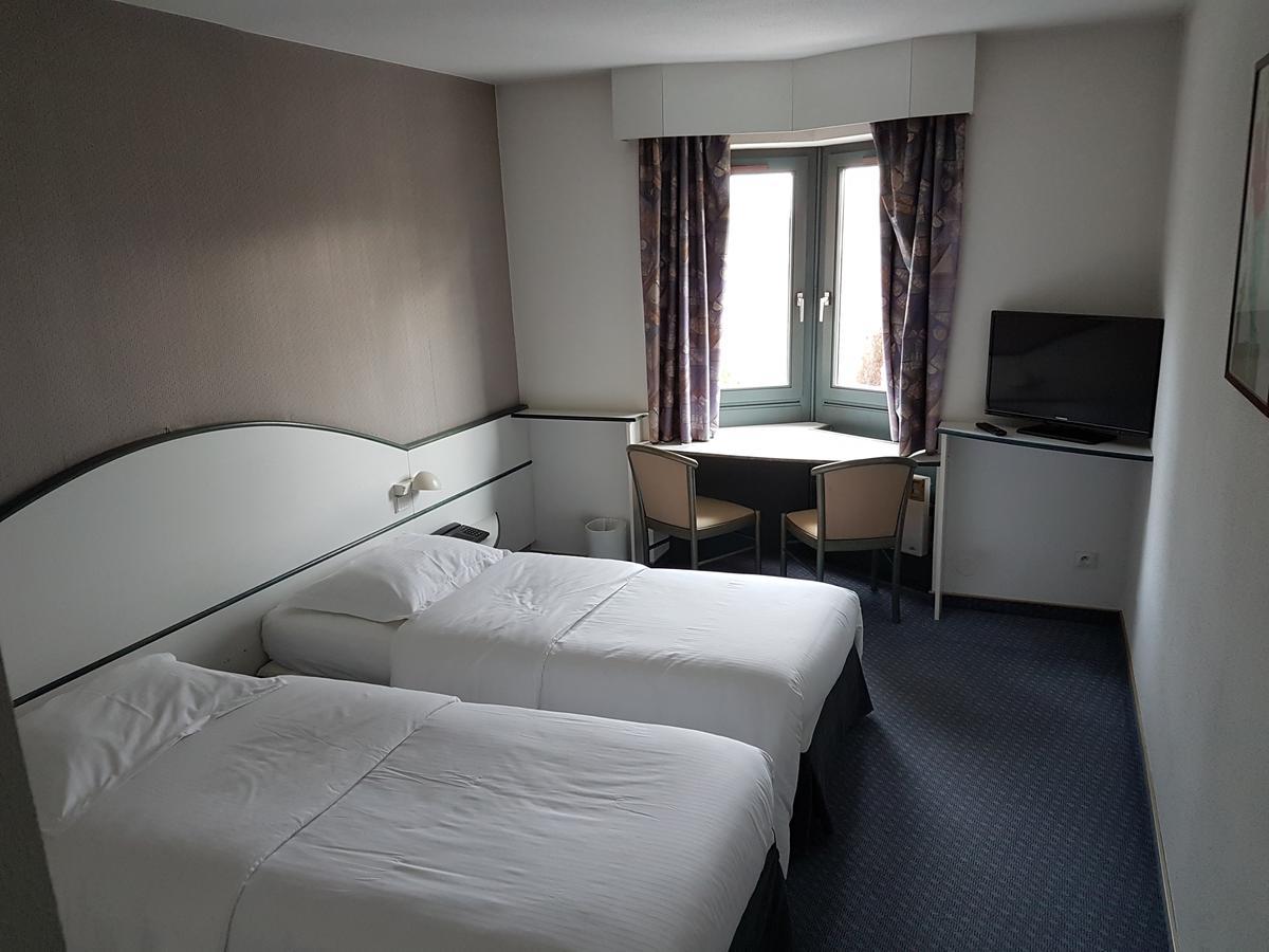 Hotel Restaurant La Tour Romaine - Haguenau - Strasbourg Nord Schweighouse-sur-Moder Eksteriør billede